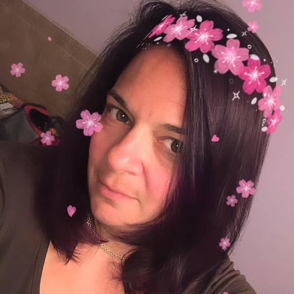 Meet your Posher, Lorrie - Picture 1 of 1